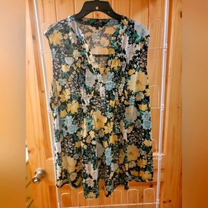 Ladies top by Ava&Grace sz 2x